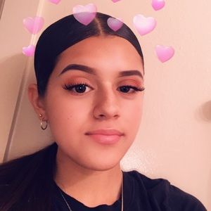 Meet your Posher, Daniela